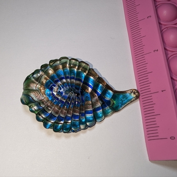 Textured Dichroic Glass Shell-Shaped Pendant Peacock Feather Necklace Charm - Picture 3 of 4